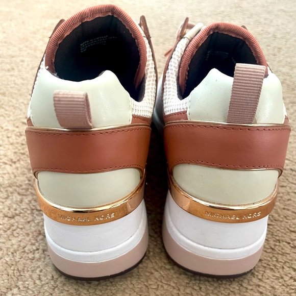 New without tags Michael Kors sneakers - Picture 3 of 4